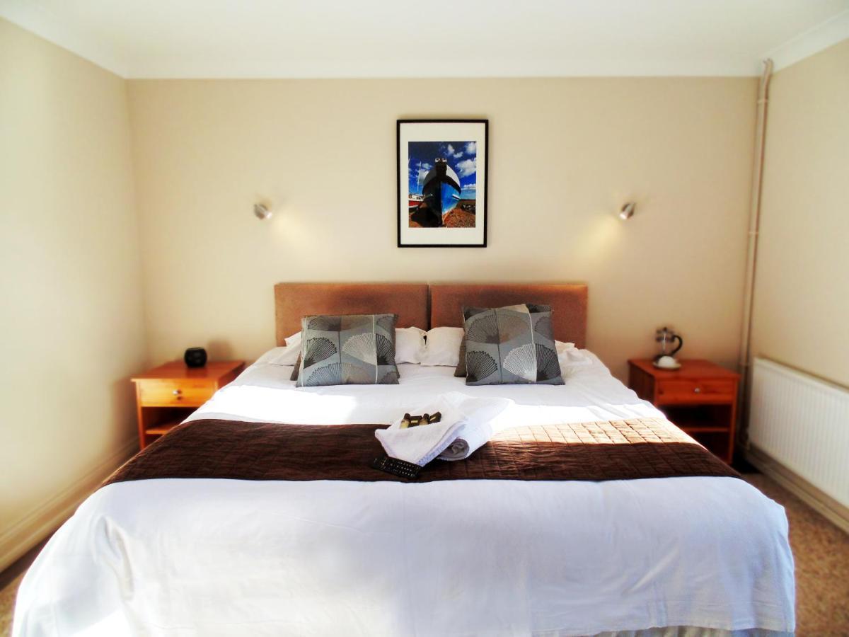 Hotel The Oyster Smack Burnham-on-Crouch Exterior foto