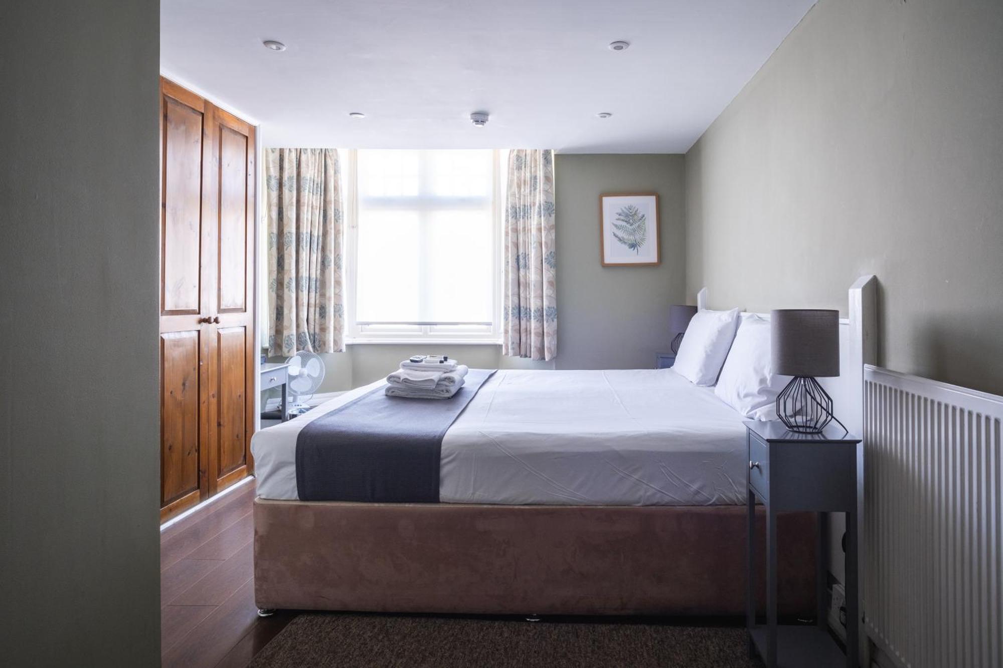 Hotel The Oyster Smack Burnham-on-Crouch Exterior foto